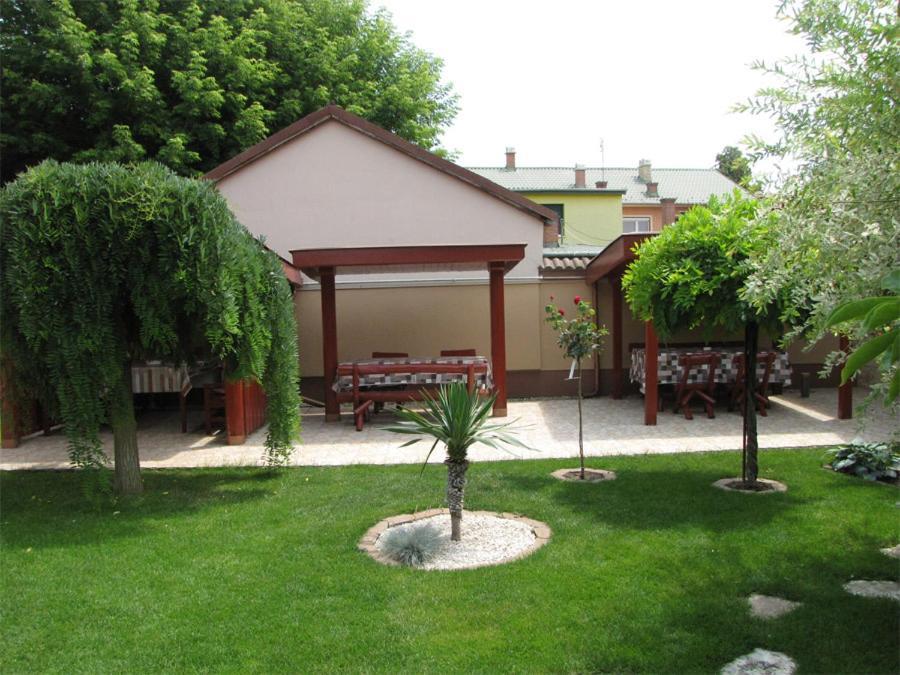 Szegfu Apartman Βίλα Hajdúszoboszló Εξωτερικό φωτογραφία