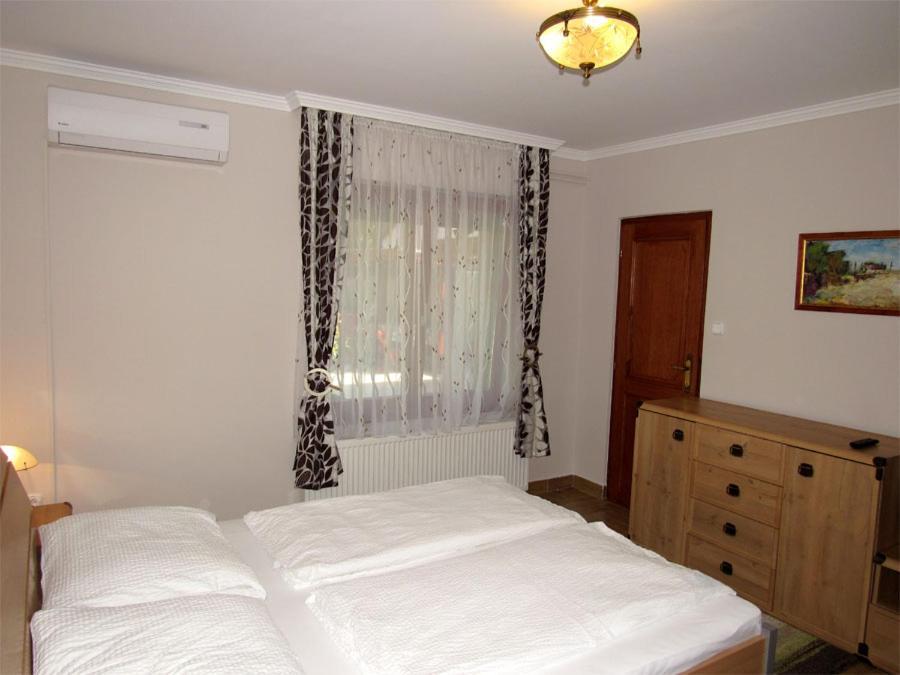 Szegfu Apartman Βίλα Hajdúszoboszló Εξωτερικό φωτογραφία