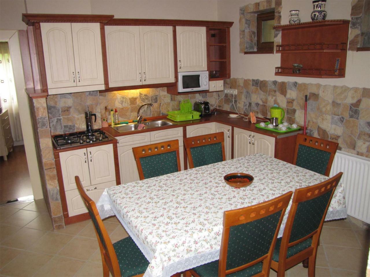 Szegfu Apartman Βίλα Hajdúszoboszló Εξωτερικό φωτογραφία