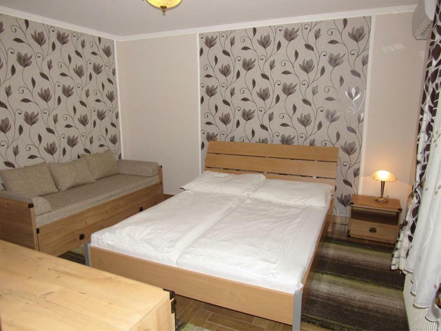 Szegfu Apartman Βίλα Hajdúszoboszló Εξωτερικό φωτογραφία