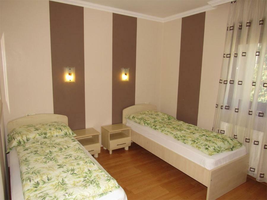 Szegfu Apartman Βίλα Hajdúszoboszló Εξωτερικό φωτογραφία