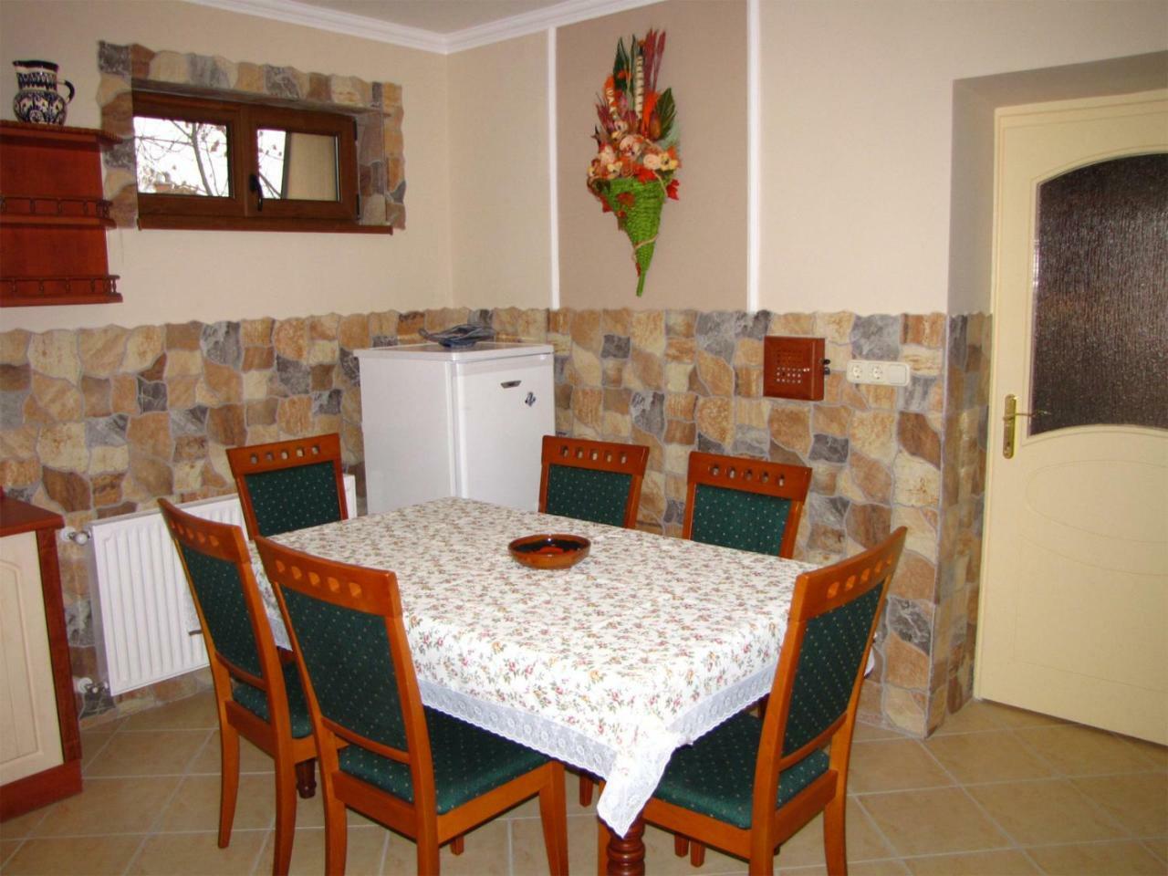 Szegfu Apartman Βίλα Hajdúszoboszló Εξωτερικό φωτογραφία